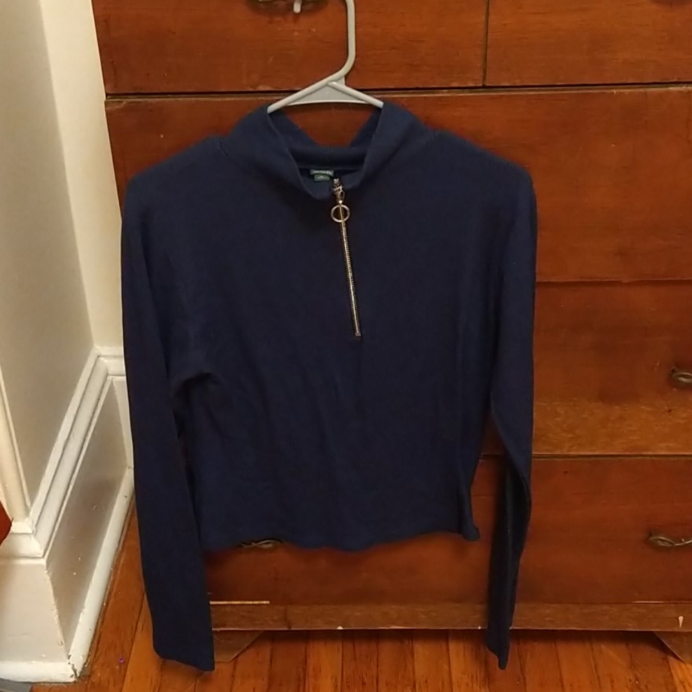 Zipper front mock neck crop top